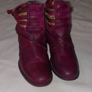 Freebird Women's Red Ankle Boots Size 7